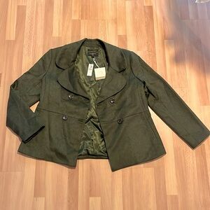 NWT, Recycled wool,Cropped jacket. Army green. Size 6P. Amazing quality!
